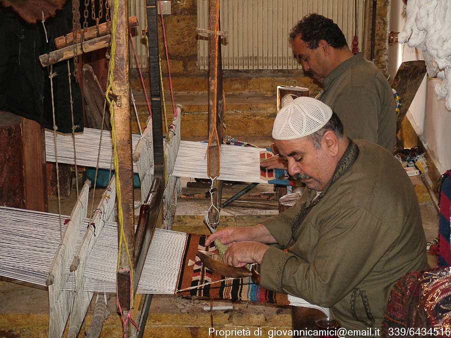 Suq di Aleppo-lavori al telaio