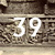 Rilievo n. 39: artisti da strada cacciati da un ricco